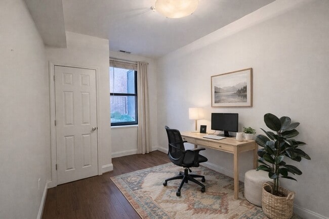 Building Photo - 58 E Springfield St