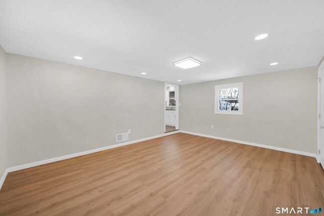 Building Photo - 23 Bancroft Rd