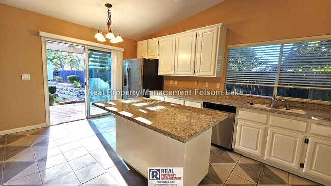 Building Photo - El Dorado Hills Home + Detached Cottage | Solar | 3-Car Garage | Private Backyard