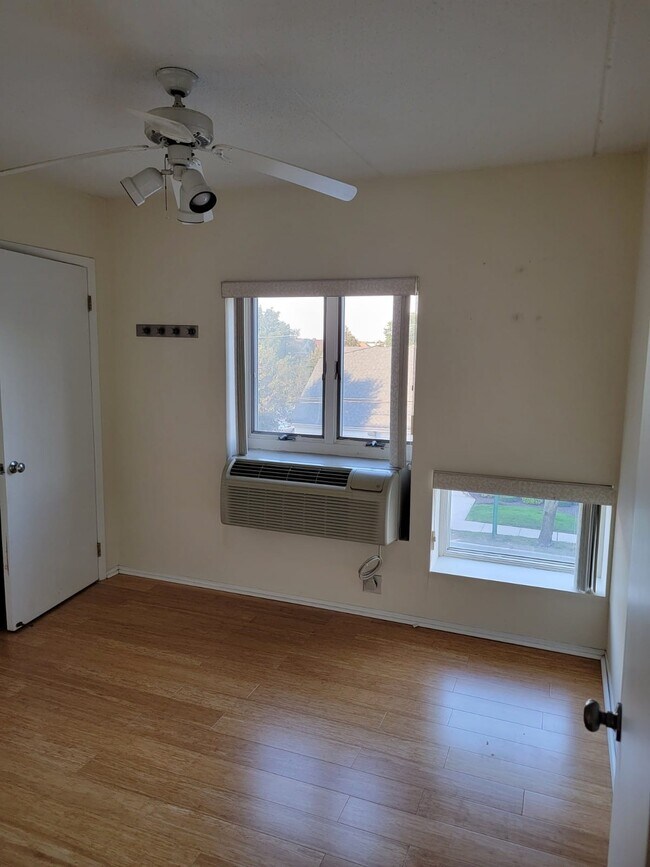 Bedroom 2 - 205 Mineola Blvd