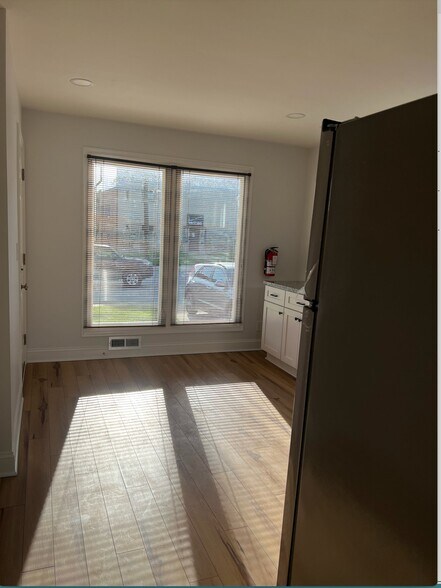 Building Photo - 5000 Frankford Ave