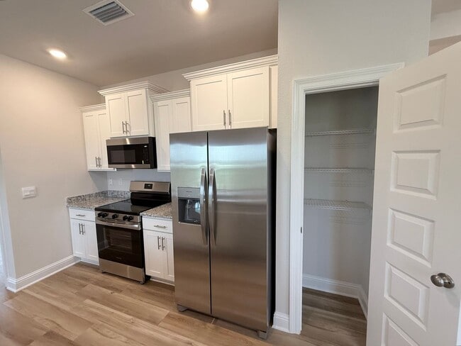 Building Photo - 28073 Hallow Trl