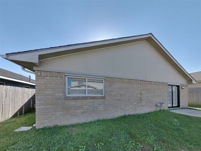 Building Photo - 623 Walston Ln