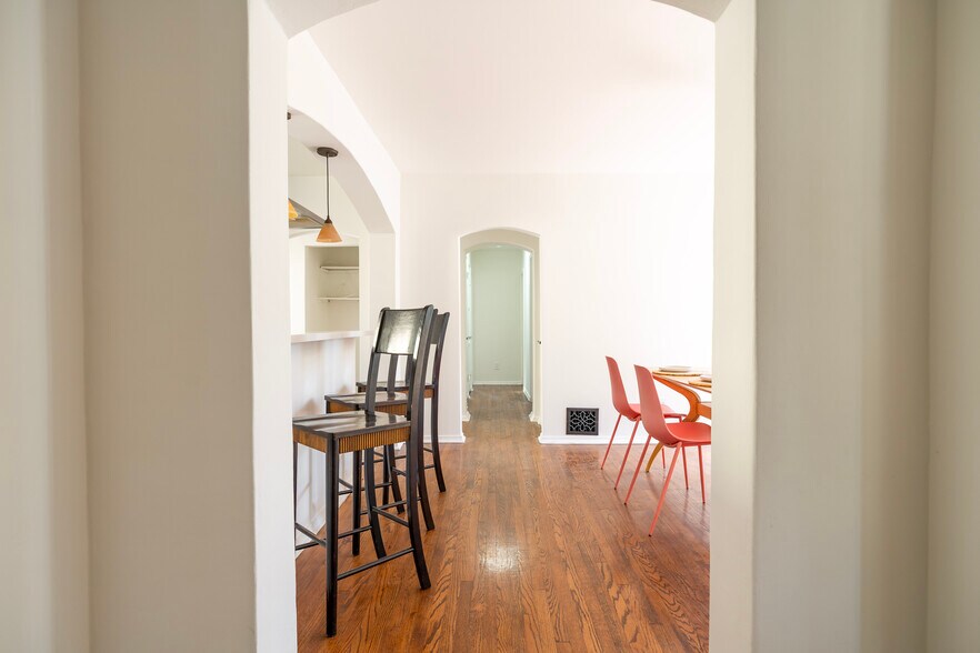 Building Photo - 3501 W 41st St
