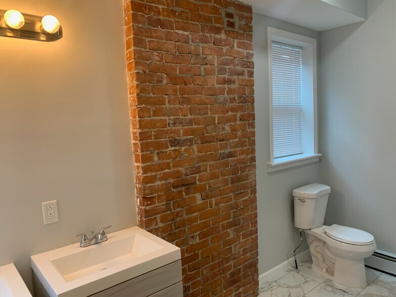 Bathroom - 23 Babcock St