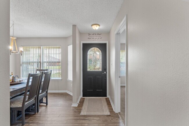 Building Photo - 7613 Marthas Way