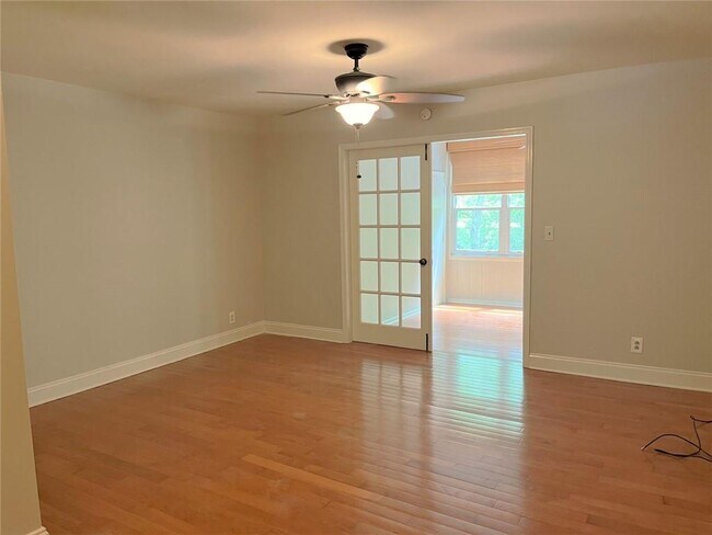 Building Photo - 82 Montre Square NW