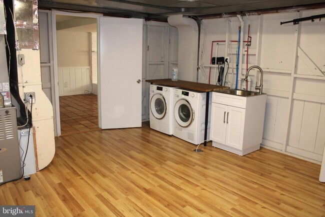 Building Photo - 3606 Barkley Dr