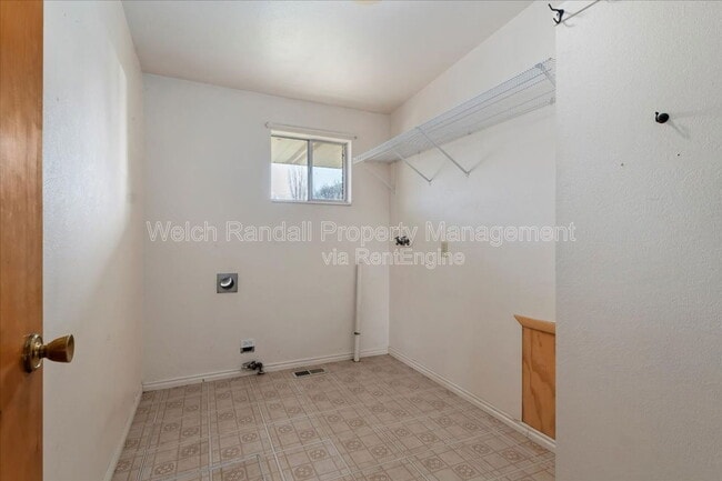 Building Photo - 506 N Geneva Rd