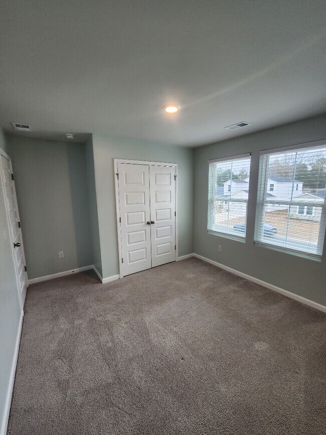 Building Photo - 1556 Swing Bridge Way