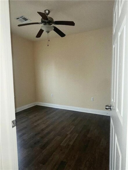Building Photo - 5516 Montegut Dr