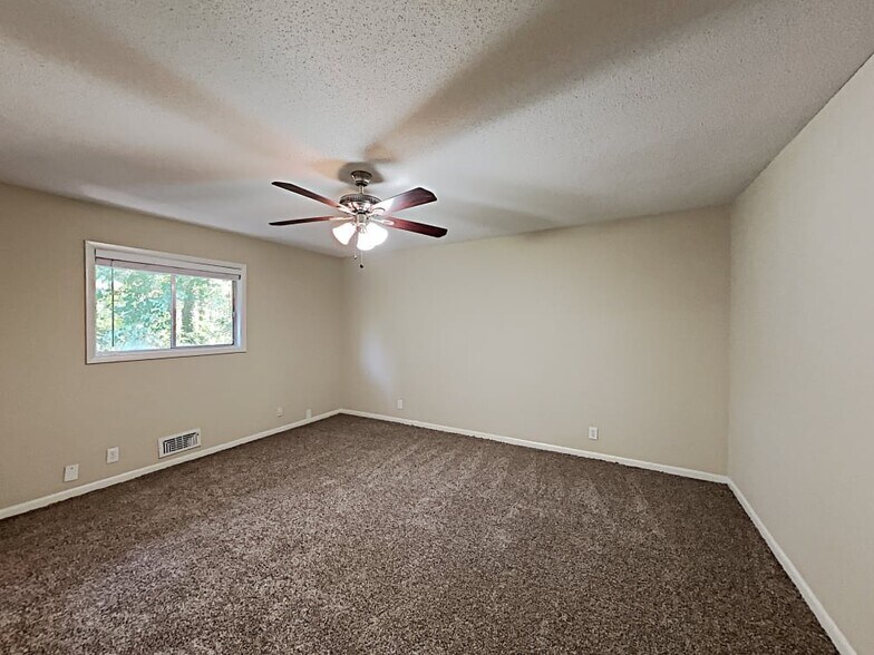 Building Photo - 4245 Valley Lake Terrace SW