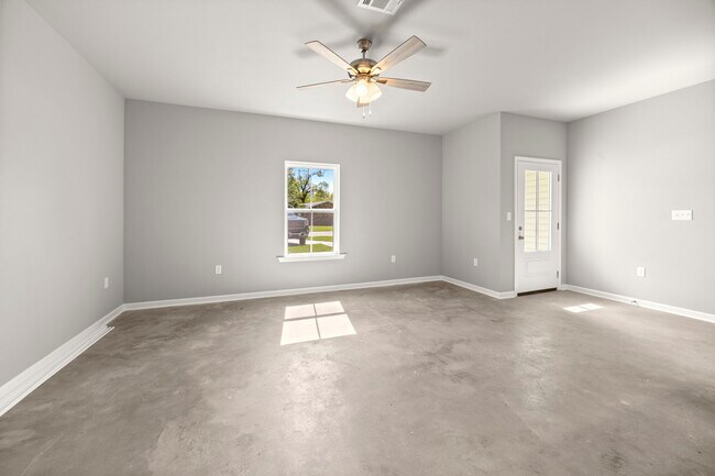 Building Photo - 18627 Greenwell Springs Rd