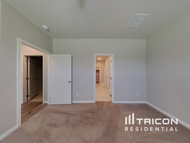 Building Photo - 5520 Shasta Pl