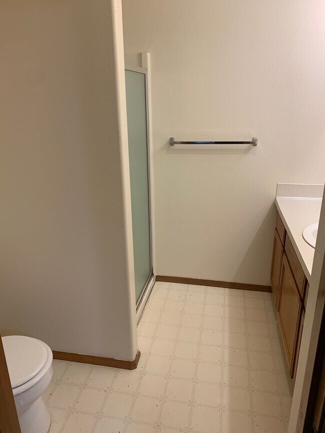 Building Photo - wuw01