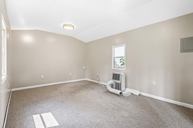 Building Photo - 824 Hickory Ridge Rd SW