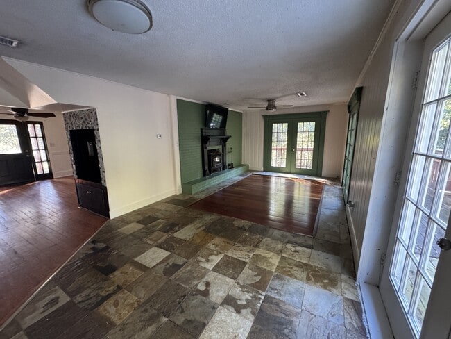 Building Photo - 3986 Fortner St