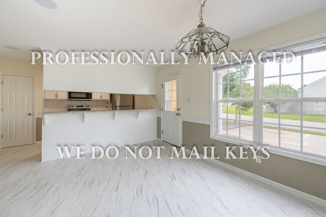 Building Photo - 621 Daffodil Way