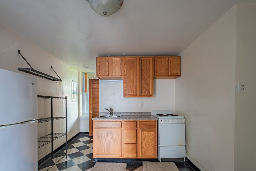 Building Photo - 86 S 15th St