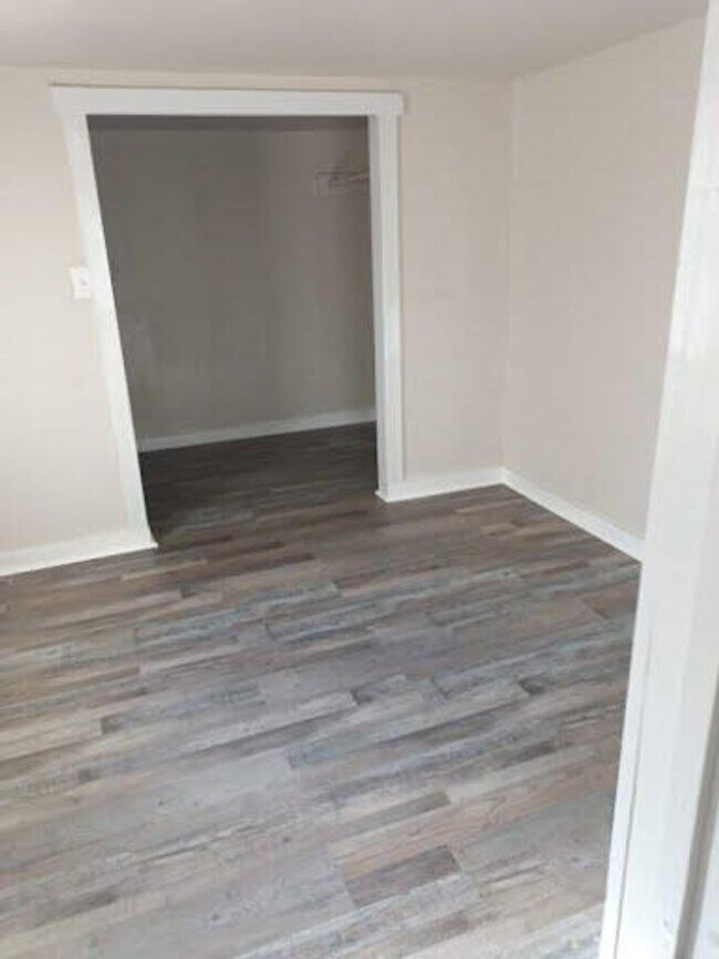 Building Photo - 4517 S Shields Blvd