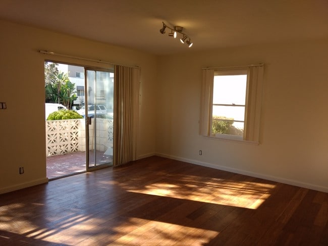 Building Photo - 957 15th St