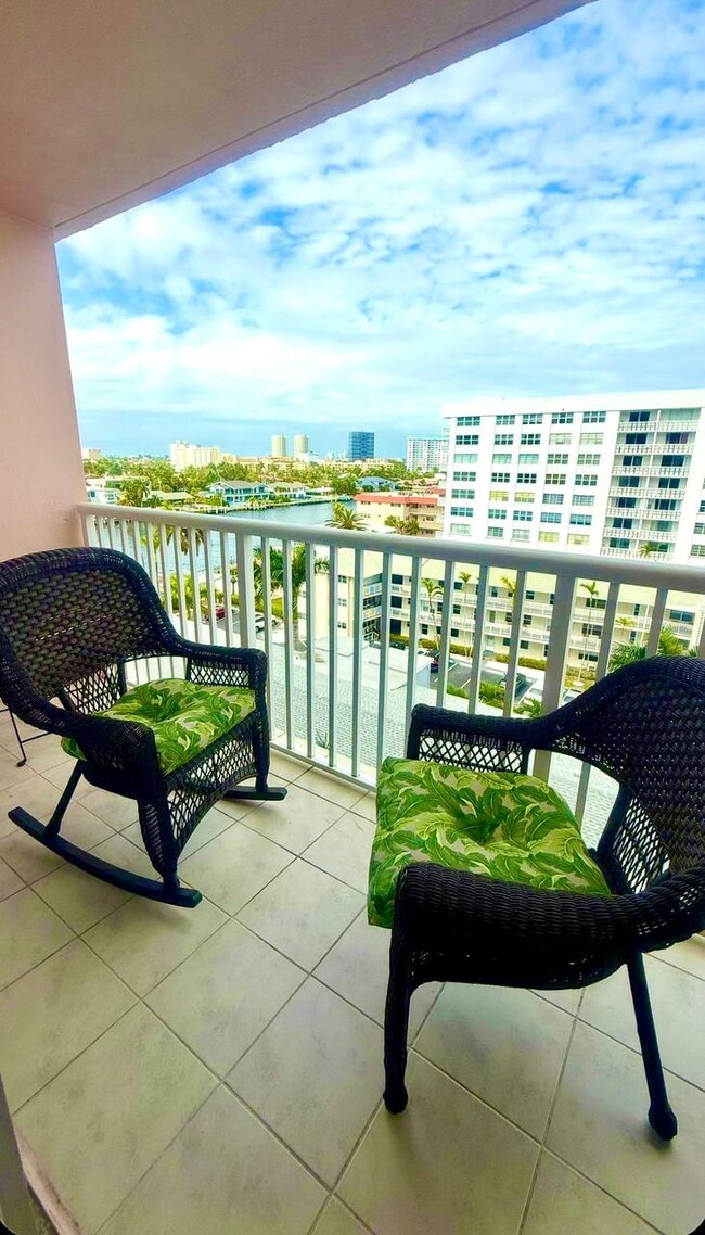 Building Photo - 3161 S Ocean Dr