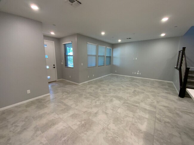 Building Photo - Townhouse in Summerlin North