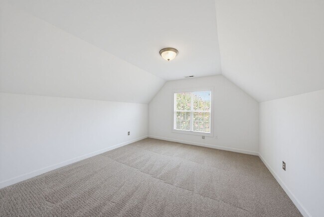 Building Photo - 2912 Oak Bridge Dr