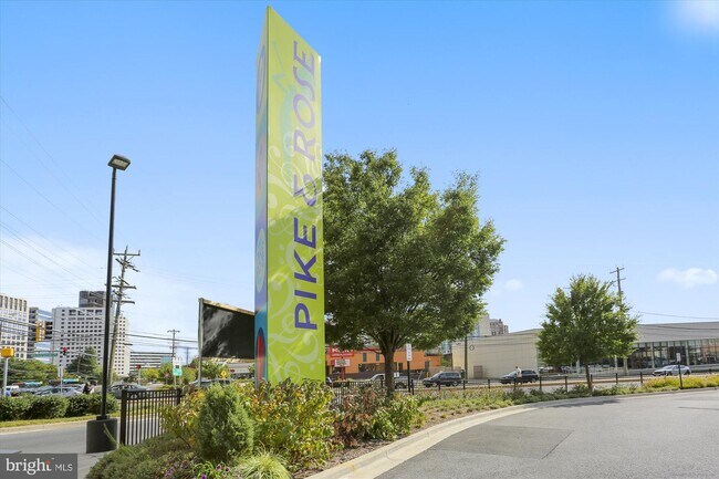 Building Photo - 10655 Montrose Ave