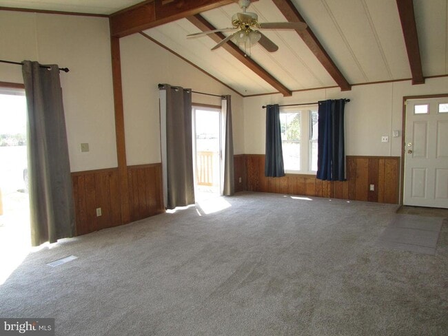 Building Photo - 14446 Slim St