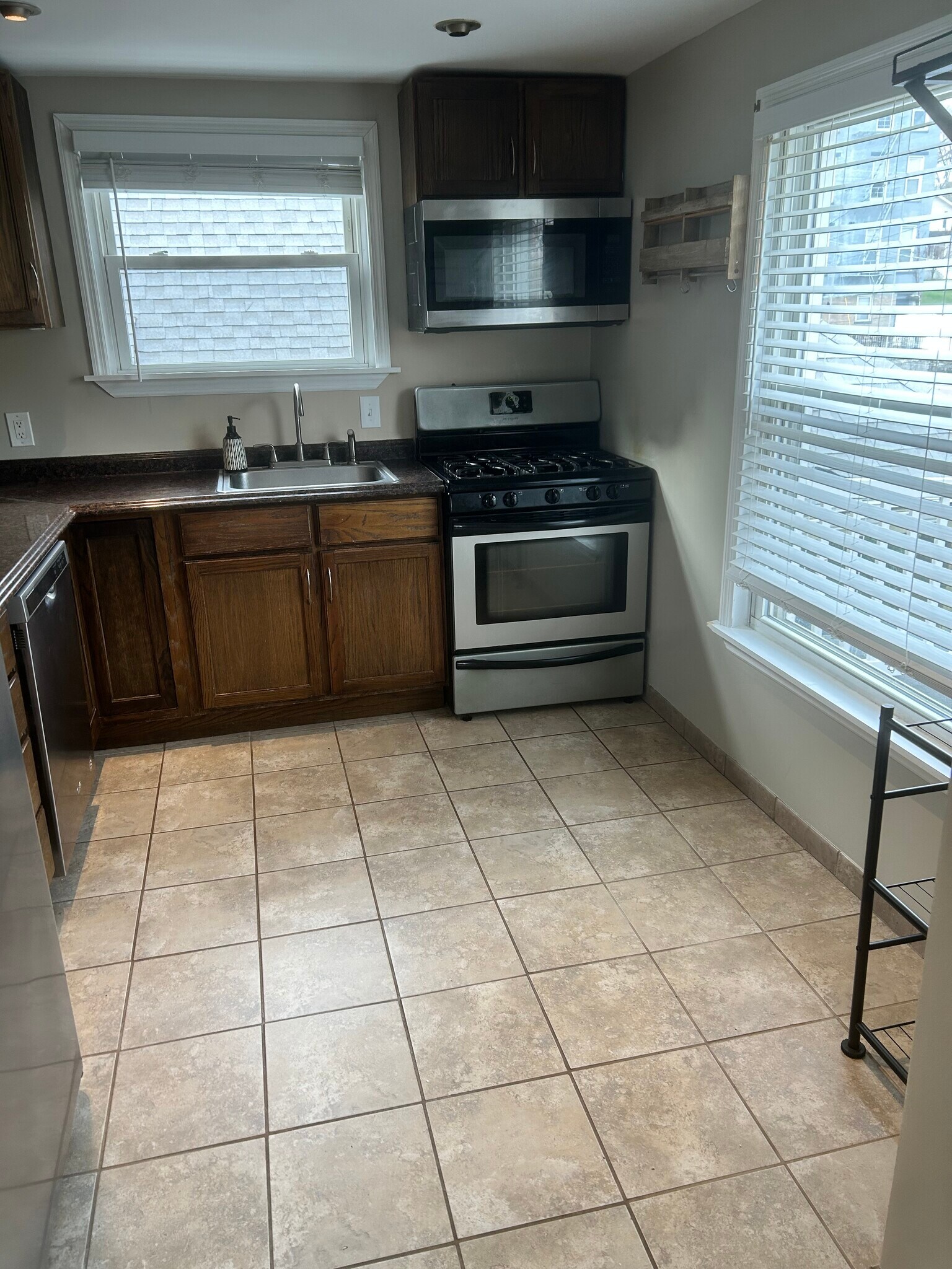 Building Photo - 1719 William Howard Taft Rd