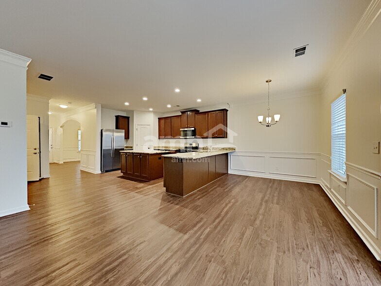 Building Photo - 3145 Yachet Ct SW