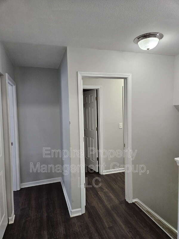 Building Photo - 216 Sunday Silence Ln