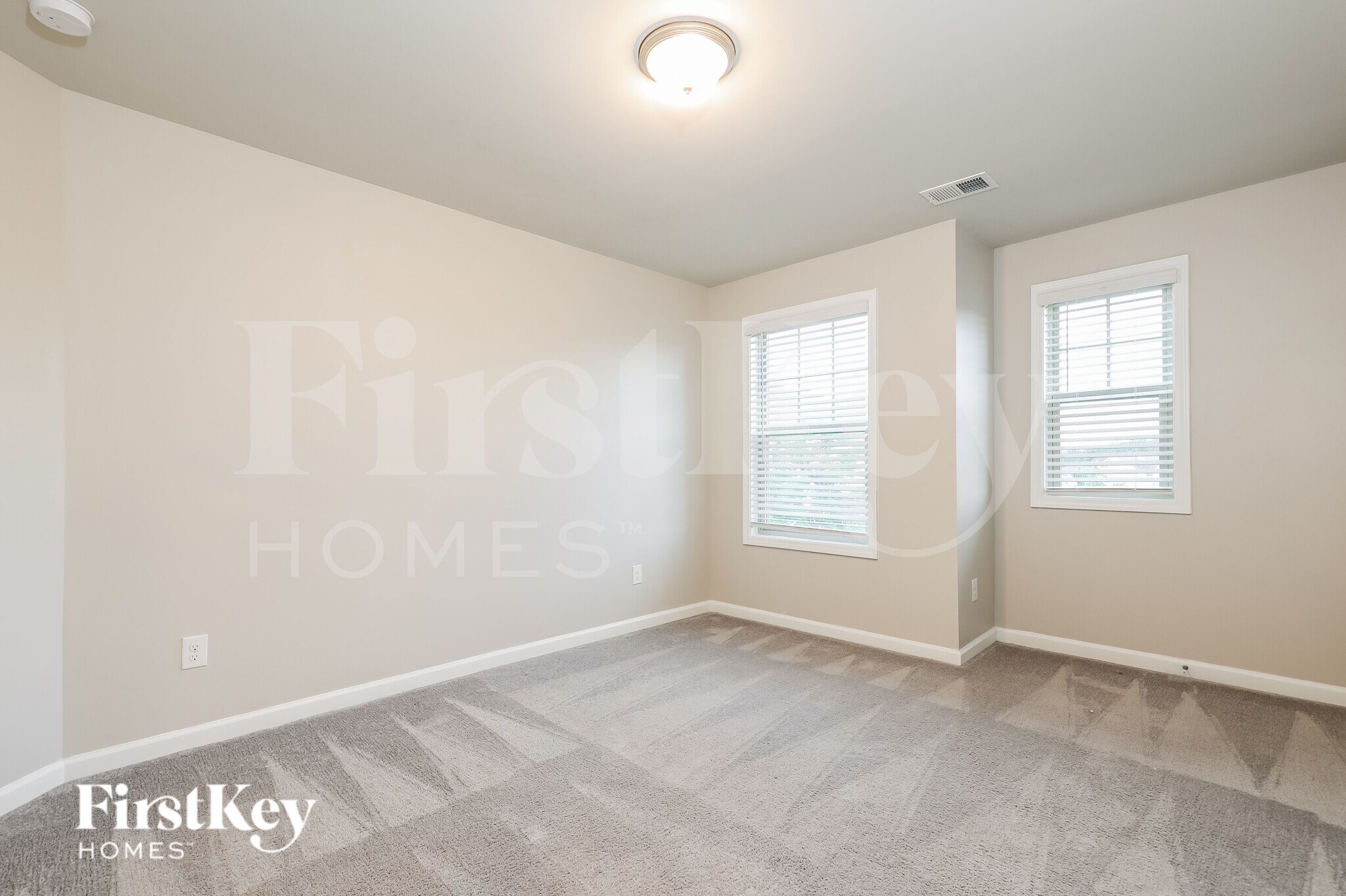 Building Photo - 3628 Moon Crest Dr