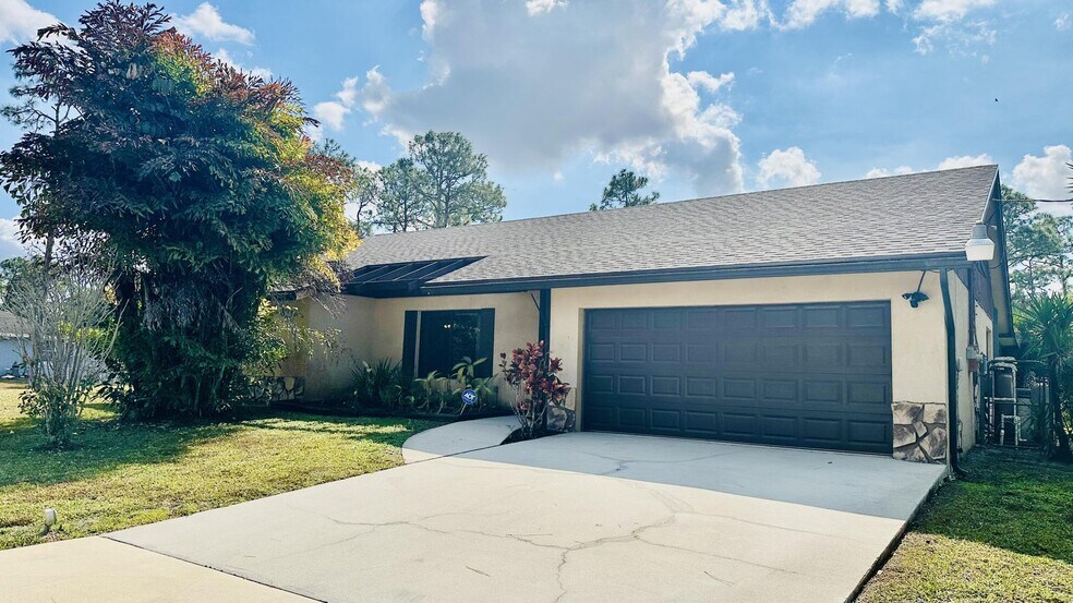 Building Photo - 11952 60th St N