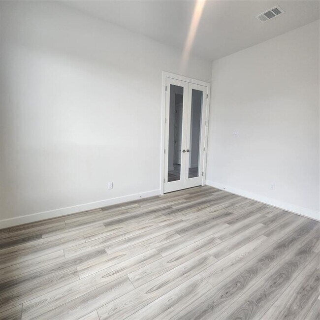 Building Photo - 17507 Tulip Mdw Rd