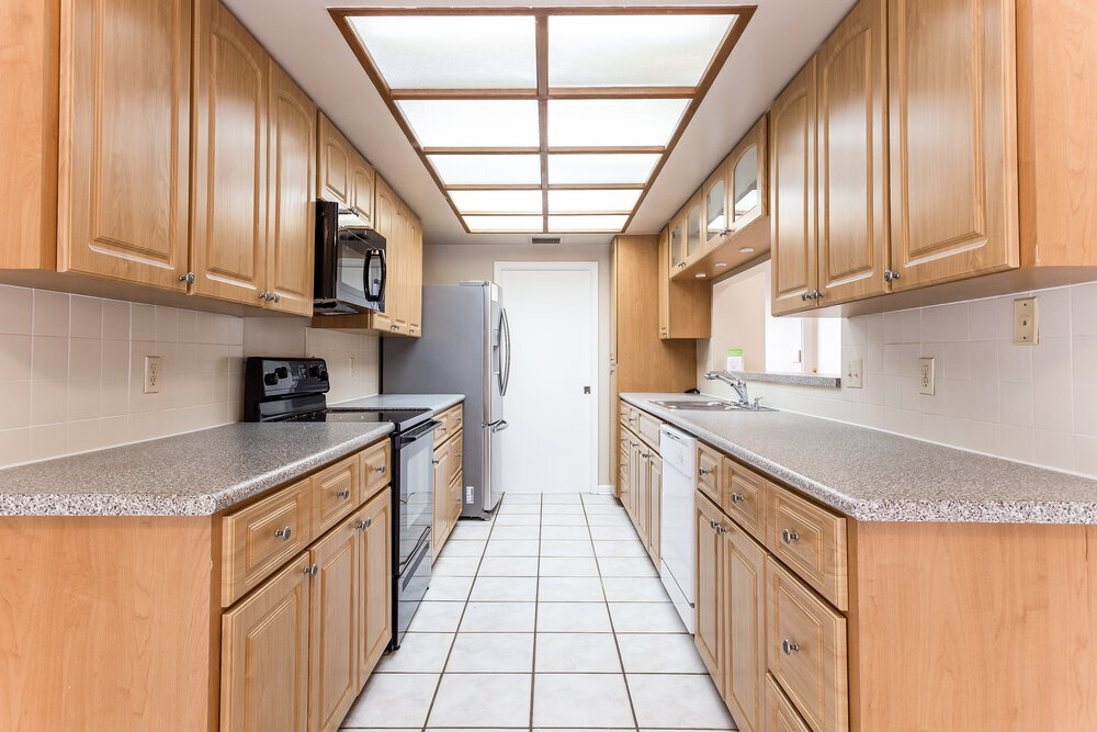 Building Photo - 14096 Greentree Dr