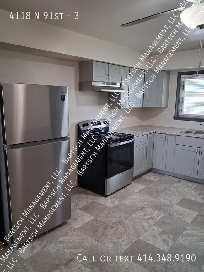 Building Photo - 4118 N 91st-3