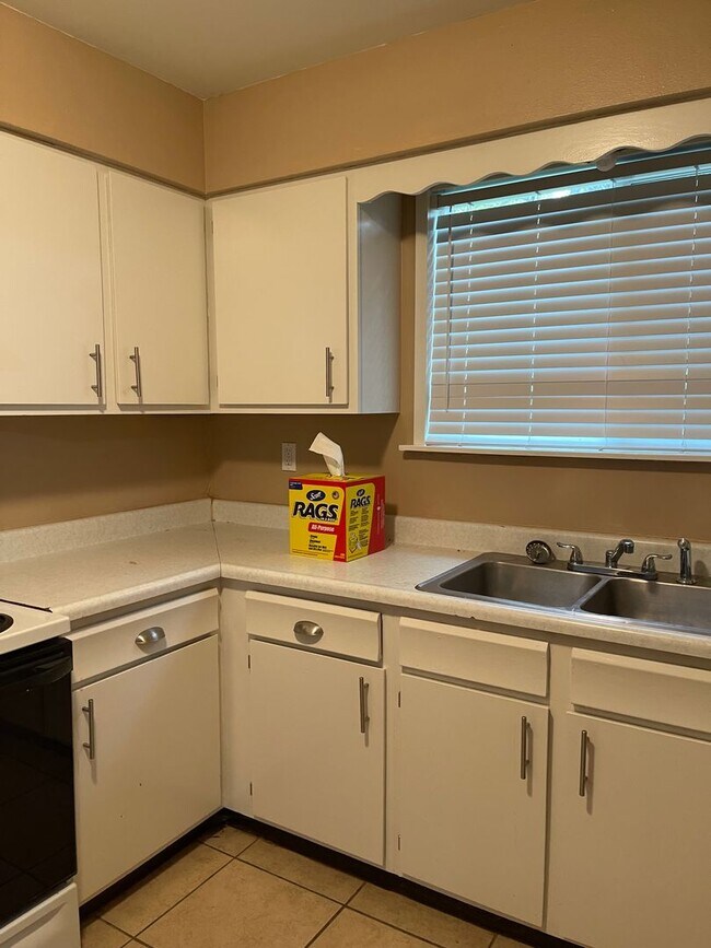 Building Photo - 2 bedroom 1 bath in Canon City