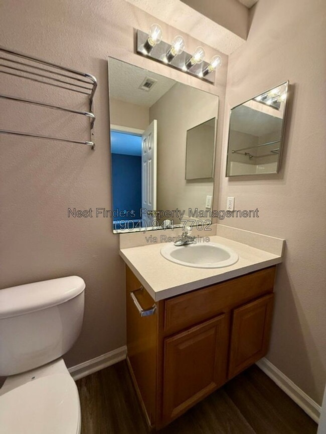 Building Photo - 518 Scrub Jay Dr