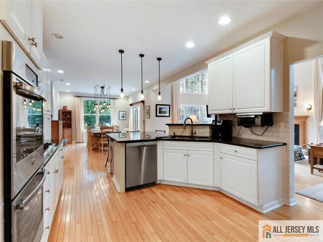 Building Photo - 27 Bodine Dr