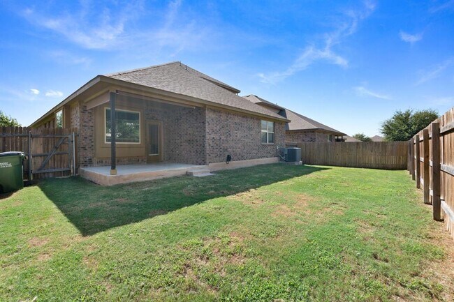 Building Photo - 2437 Lyla Ln