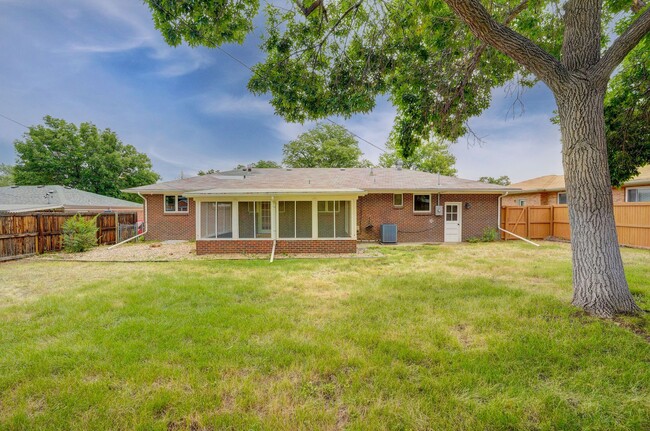 Building Photo - 4 bedroom, 3 bath home in Broomfield