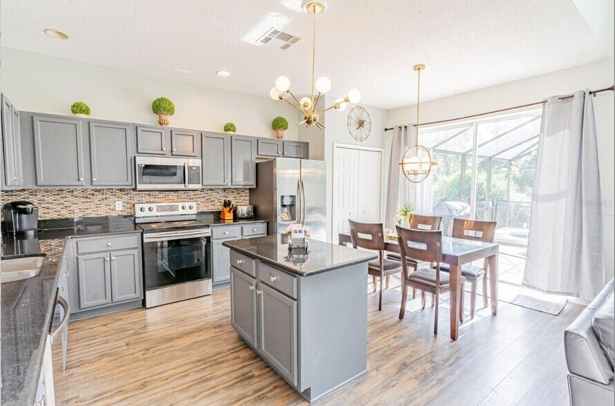 Building Photo - 8491 Oasis Key Cove