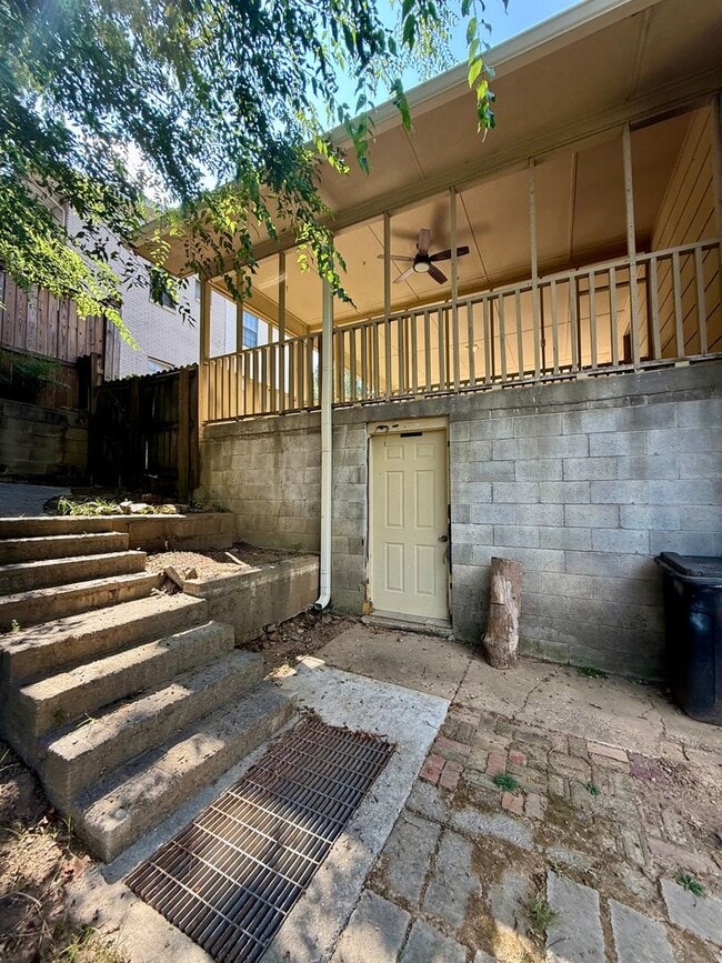 Building Photo - 6604 Granada Dr