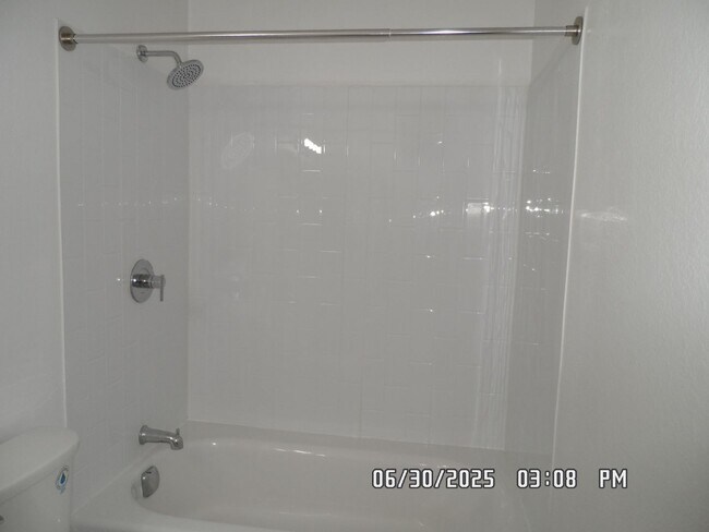 Building Photo - 3 Bedrooms, 2 Bathrooms, 3 Car Garage, Fir...