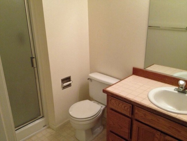 Building Photo - Nice Moon Mountain duplex with 2 Full bath...