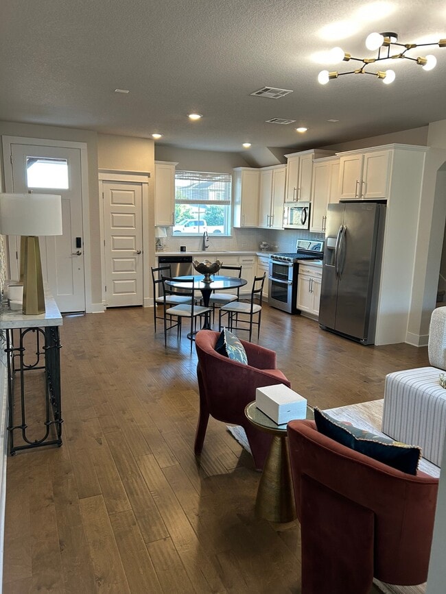 Building Photo - 142 Volterra Ln