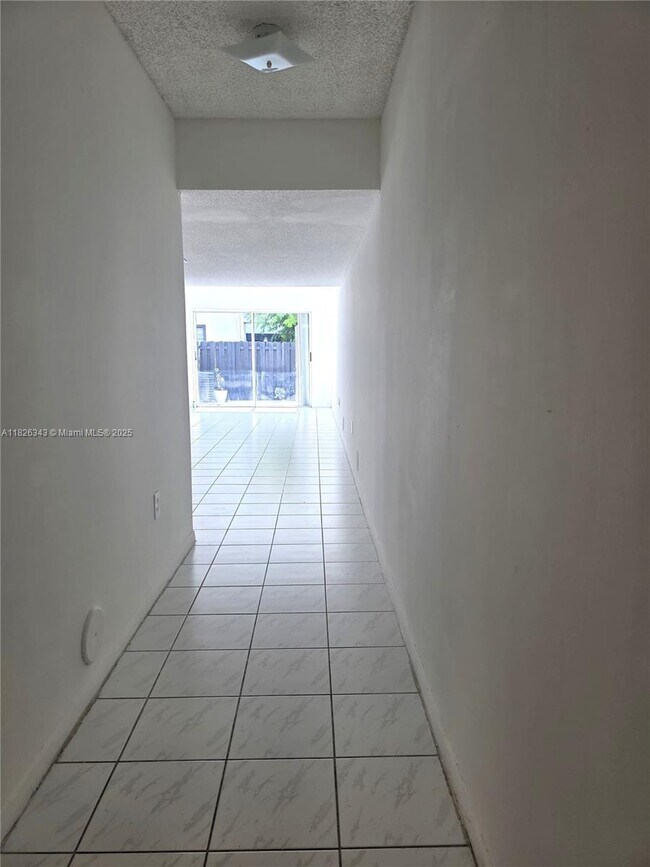 Building Photo - 1158 NW 124th Ave