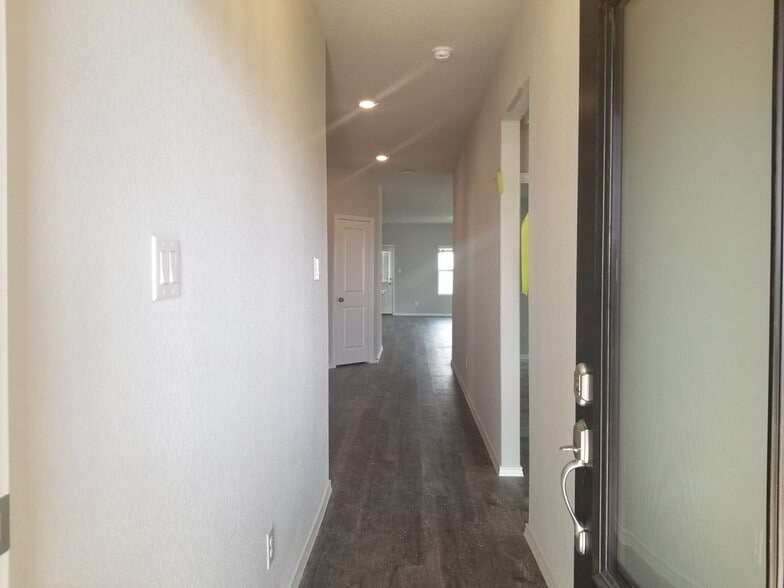 Building Photo - 8402 Cassia Cove